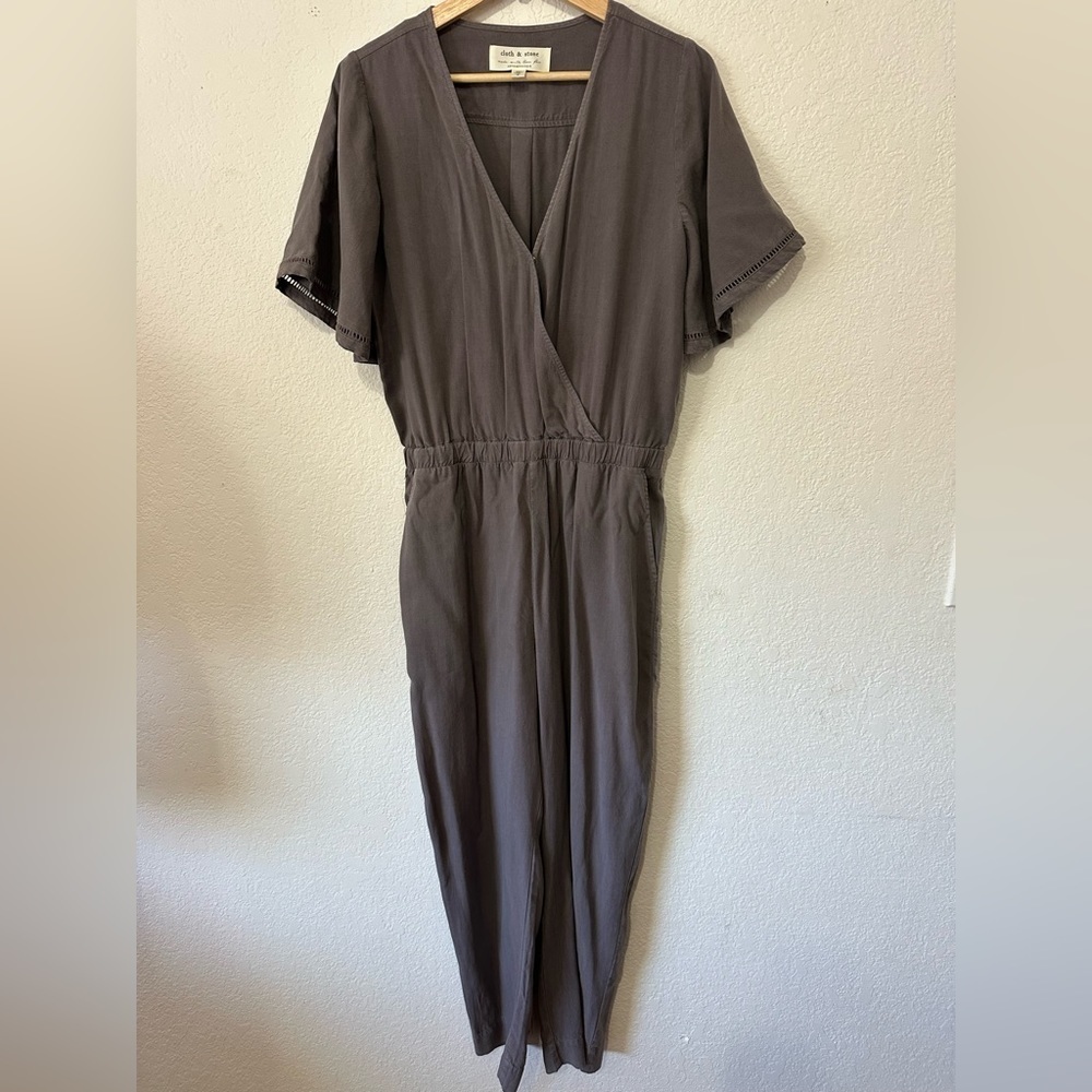 Cloth & Stone V-Neck Short Sleeve Jumpsuit in Dusty Mauve/Gray